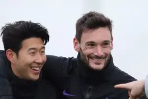 ¡Emotivo! Heung-min Son al borde de las lágrimas se reencuentra con Hugo Lloris