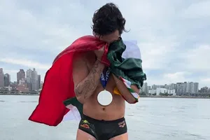 David Olvera, nadador mexicano, logra récord mundial en aguas abiertas
