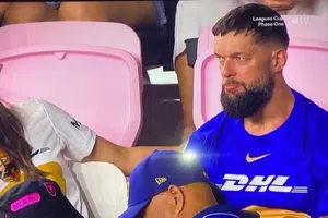 ¿Auriazul? Finn Bálor fue captado en el partido de Pumas vs Inter Miami