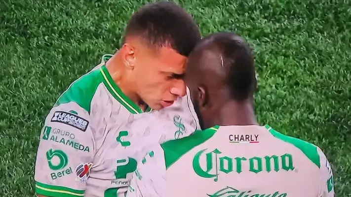 Franco Fagúndez y Kevin Balanta explotan y se encaran durante el Santos vs Seattle de Leagues Cup