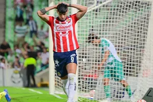 La larga racha de Alan Pulido sin anotar un gol