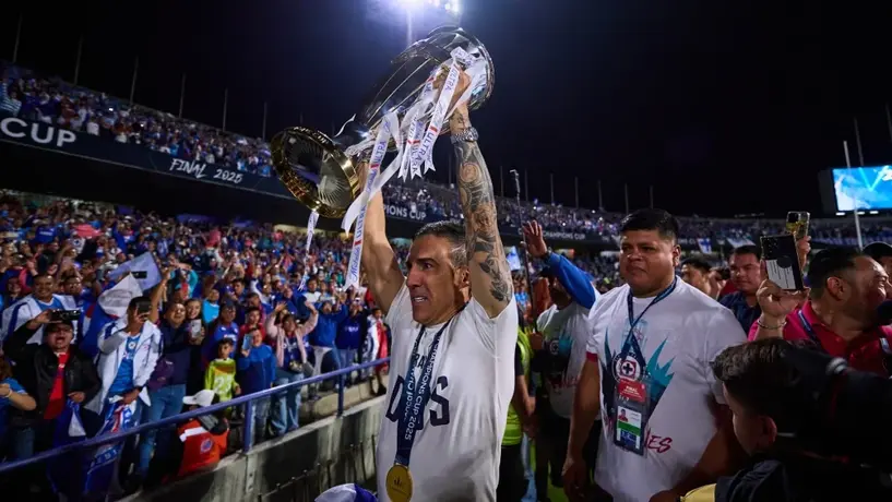 ¡Adiós, campeón! Cruz Azul confirma la salida de Vicente Sánchez