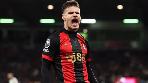 Milos Kerkez se acerca a Liverpool; ya hay términos personales acordados