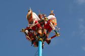 Voladores de Papantla caen al realizar ritual tradicional en Veracruz