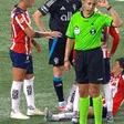 ¡Alarmas en Chivas! Richard Ledezma sale lesionado en juego ante Charlotte de Leagues Cup