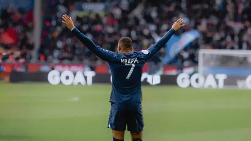 Kylian Mbappé publica foto con playera de PSG y enciende previa de la Semifinal de Mundial de Clubes