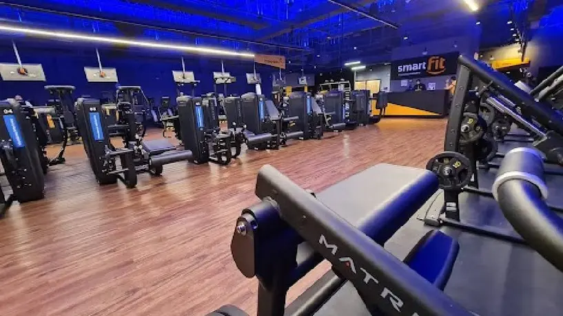 Autoridades de CDMX aseguran Smart Fit en Tlatelolco tras el fallecimiento de usuaria