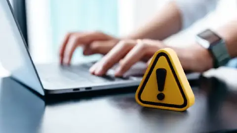 Cómo evitar caer en ofertas de empleo falsas en redes sociales: consejos clave