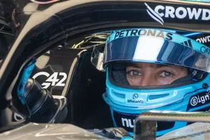 Russell sorprende a Verstappen y otra vez le gana la pole position en el GP de Canadá