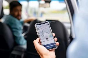 Hijo de famoso actor de Televisa trabaja como taxista tras pelearse con su papá