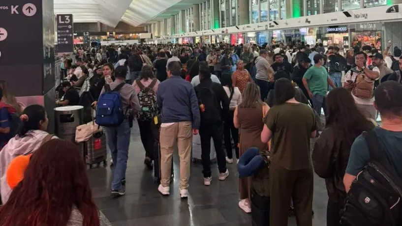 Aeropuerto Internacional de la CDMX colapsa por lluvias; vuelos se retrasan hasta tres horas
