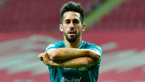 León se solidariza con Fernando Navarro ante delicado momento: “Nuestras oraciones con ustedes”
