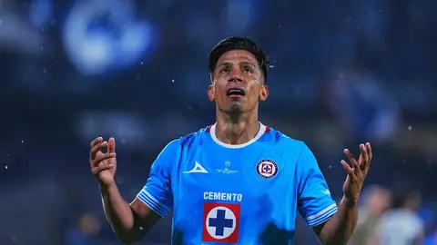 Ángel Sepúlveda quiere la titularidad del Tri; 'advierte' a Santiago Giménez y Raúl Jiménez