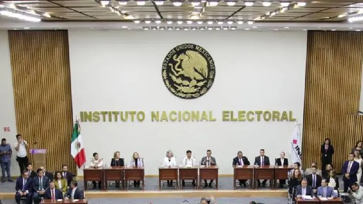 INE multa a partidos por más de $31 millones por irregularidades fiscales