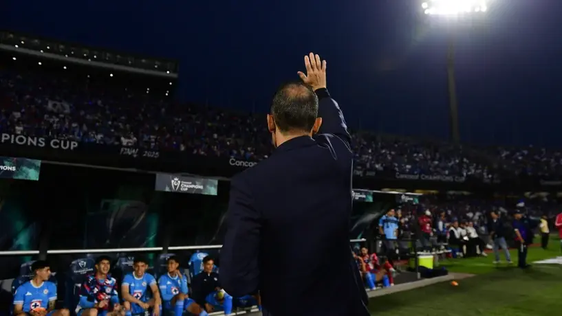 ¡Se va, pero deja huella! Así fueron los números de Vicente Sánche al frente de Cruz Azul