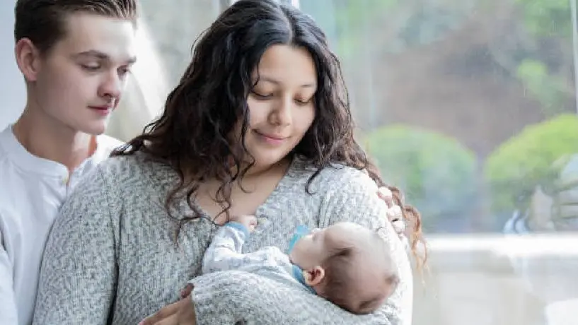 ¿Qué está llevando a los jóvenes mexicanos a rechazar la idea de tener hijos? Esto revela estudio
