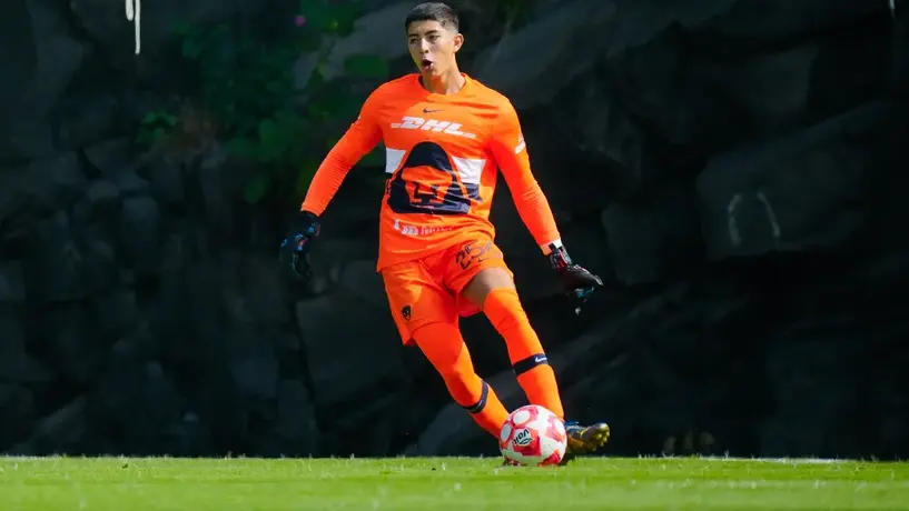 Selección Mexicana respalda a Rodrigo Parra tras errores con Pumas