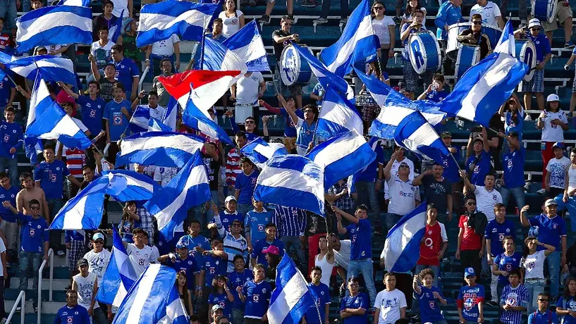 Sangre Azul presente en el entrenamiento de Cruz Azul previo a la Final de Champions Cup