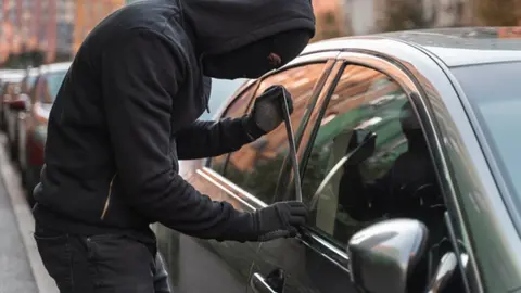 Así es la nueva estafa en CDMX: Se aprovechan de automovilistas que les robaron su carro