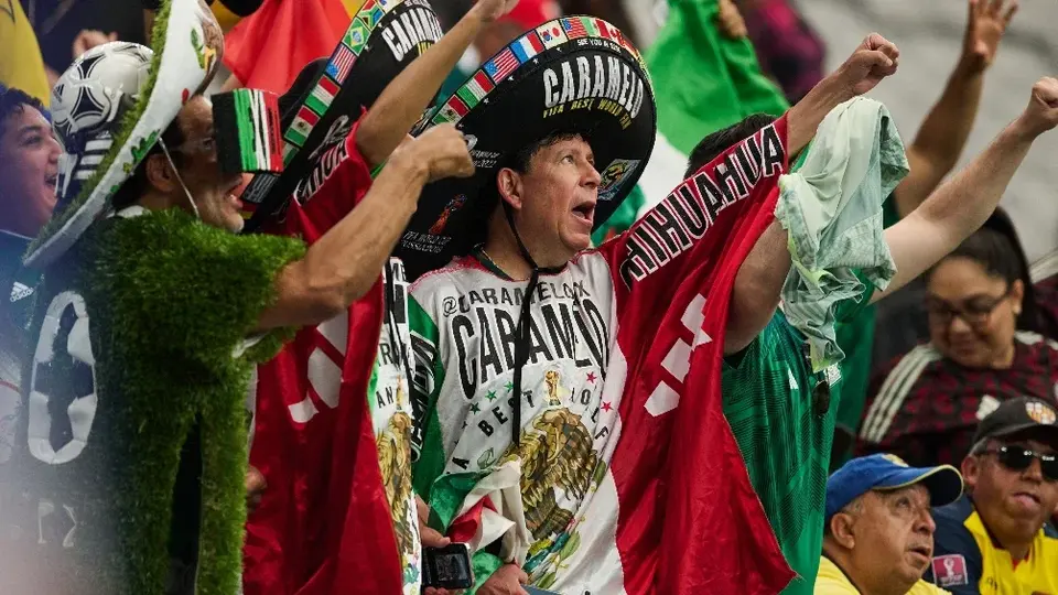 Protestas en Los Ángeles dejan al Tri sin sus porras en debut de Copa Oro 2025