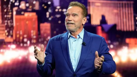 Terminator es gallina; Arnold Schwarzenegger posa con la playera de River Plate
