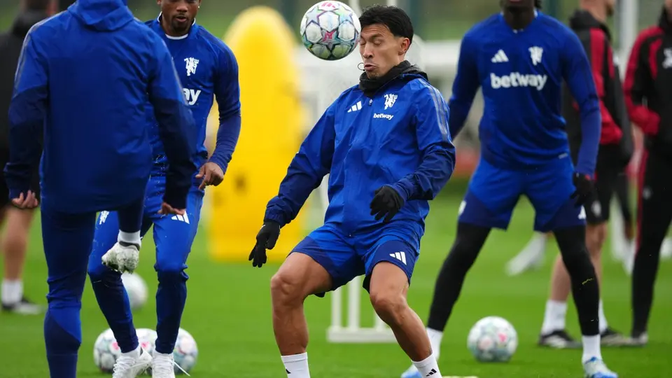 Lisandro Martínez en entrenamiento con Manchester United | AP