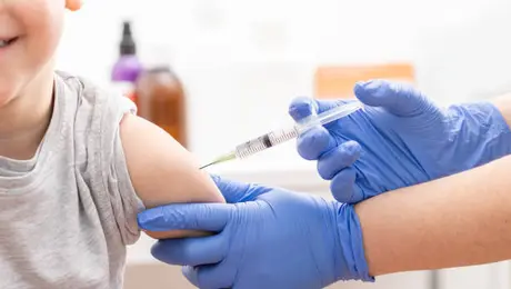 Vacunación invernal 2026: ¿Quiénes deben vacunarse gratis contra influenza y COVID-19?