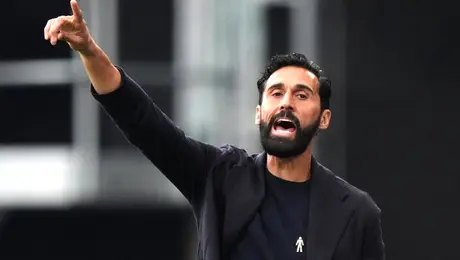 La fuerte multa que recibió Álvaro Arbeloa por sus comentarios contra el arbitraje tras el empate ante Manchester United