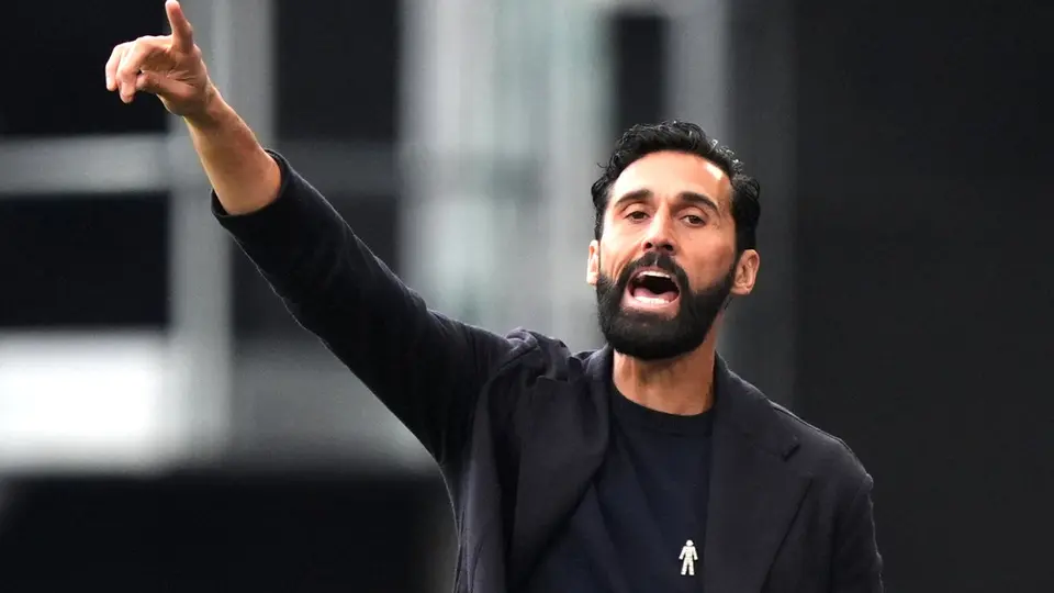 La fuerte multa que recibió Álvaro Arbeloa por sus comentarios contra el arbitraje tras el empate ante Manchester United