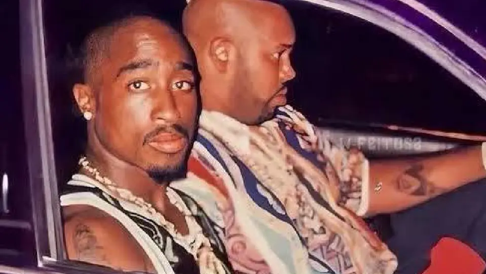 Tupac viajaba en un automóvil BMW negro cuando fue atacado a balazos / Especial