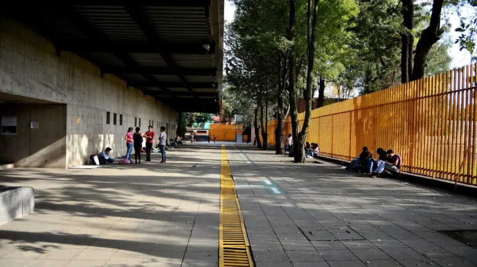 La Preparatoria 5 de la UNAM suspendió las actividades académicas durante el resto del martes. / ENP 5