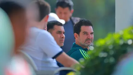 Rafael Márquez y Duilio Davino se presentan en el entrenamiento de Rayados