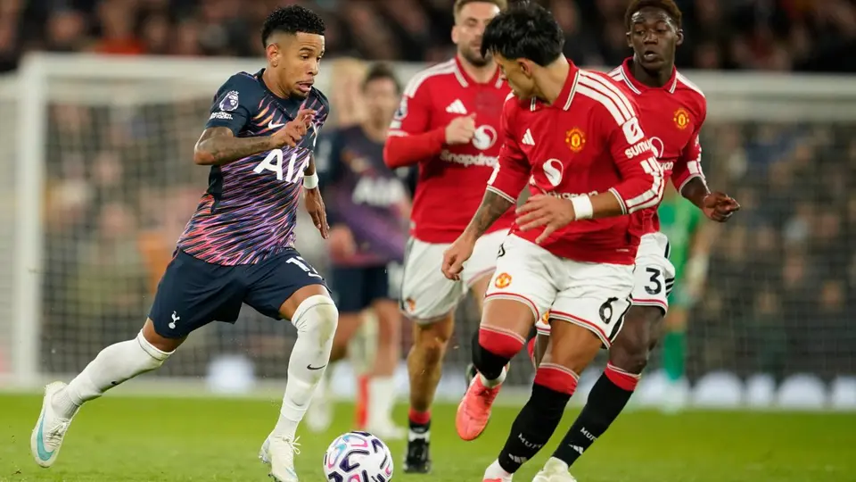 ¿Crisis interna? Manchester United analiza sancionar a Lisandro Martínez por declaraciones contra Carrick y directiva