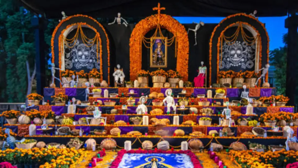 ¿Tu ofrenda de Día de Muertos tiene los pisos correctos? Esto significa cada nivel