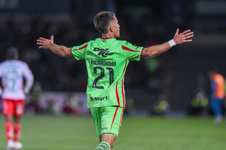 Ricardinho festejando por abrir el marcador | Imago7