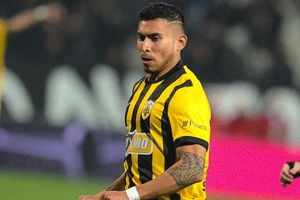 AEK y Orbelín Pineda se afianzan en el liderato de la Liga de Grecia después del partido ante Paok de Jorge Sánchez