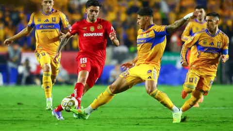 Rómulo Zwarg en el partido de ida de la Final ante Toluca en el Apertura 2025 | IMAGO 7