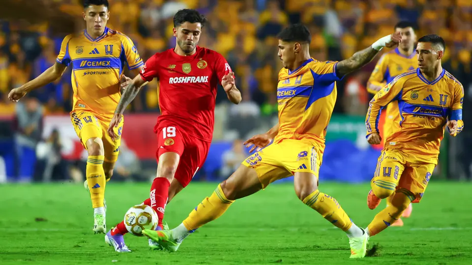 Rómulo Zwarg en el partido de ida de la Final ante Toluca en el Apertura 2025 | IMAGO 7
