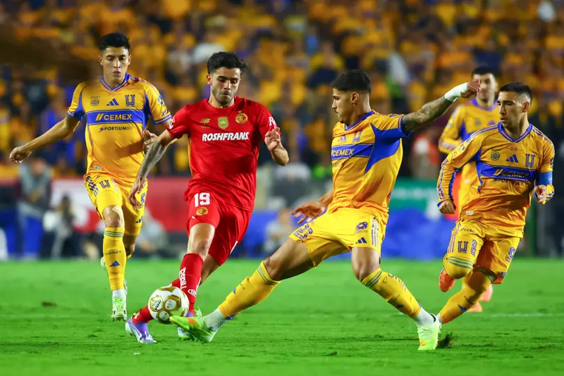Rómulo Zwarg en el partido de ida de la Final ante Toluca en el Apertura 2025 | IMAGO 7