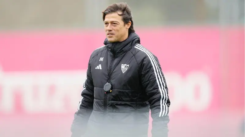 Almeyda como entrenador del Sevilla | X:@SevillaFC_ENG
