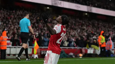 Arsenal golea en media hora al Wigan y avanza a los Octavos de Final de la FA Cup