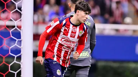 Hormiga González en el Clásico Nacional | MEXSPOT