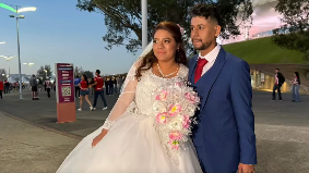 ¡La boda del año! Recién casados celebraron su matrimonio previo al Clásico Nacional en el Akron