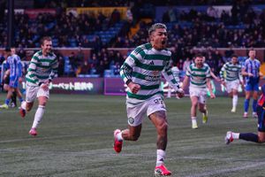 Julián Araujo festeja su gol en la victoria de Celtic | GROSBY GROUP