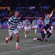Julián Araujo festeja su gol en la victoria de Celtic | GROSBY GROUP
