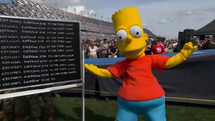 Bart Simpson en la previa a la Daytona 500 | CAPTURA DE NASCARONFOX