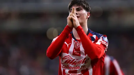 Así festejó 'Hormiga' González tras hacer el gol de la victoria ante América en el Clásico Nacional