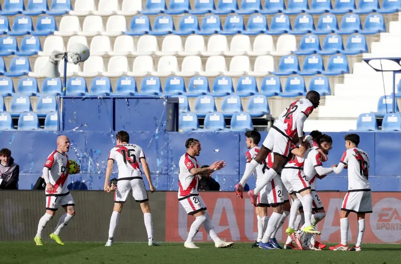 Victoria del Rayo Vallecano ante el Atlético de Madrid en LaLiga I AFP