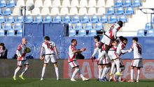 Rayo Vallecano golea al Atlético de Madrid de Obed Vargas y se alejan del descenso