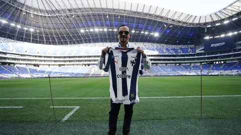 Rayados presume visita de Juan Manuel Márquez en el BBVA
